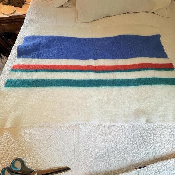 Baby Blanket Feel Striped Blue Aqua Red Vintage Camping Blanket Style But SOFT - Picture 1 of 15